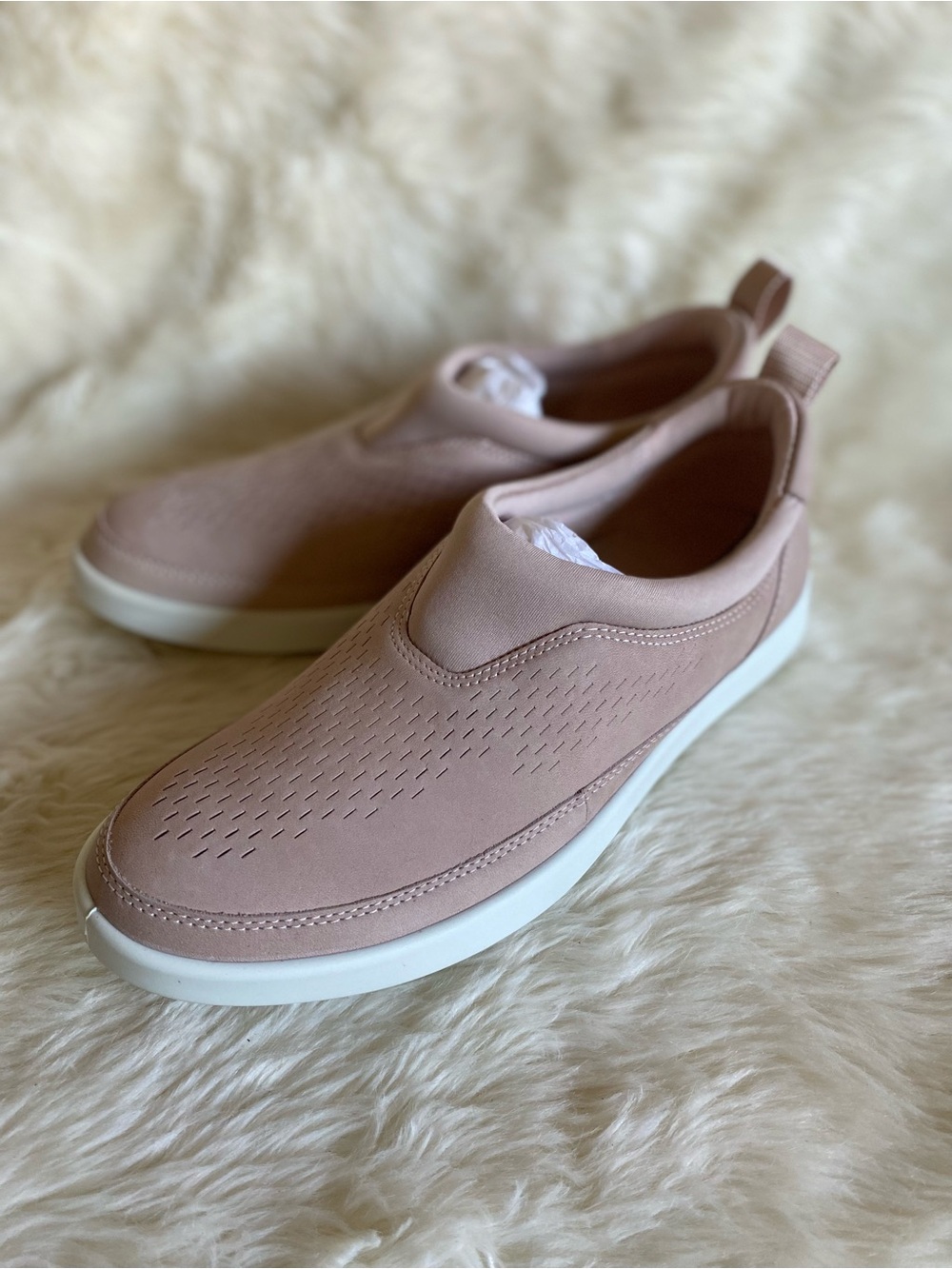 NIB! ECCO Women Soft 7 Slip On Leather Perforated Sneakers EU38 US7-7.5 In Rose